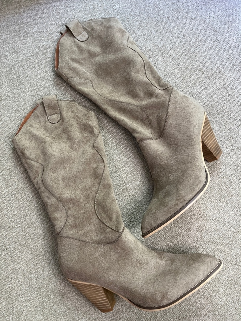 NWOT Taupe Suede Mid-Calf Heeled Western Boots Size 8 - Picture 5 of 10